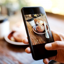 Finding social media content using mobile phone